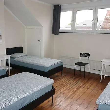 House Jane 4 Sleeping Rooms, Big Terrace. Vakantiehuis Antwerpen